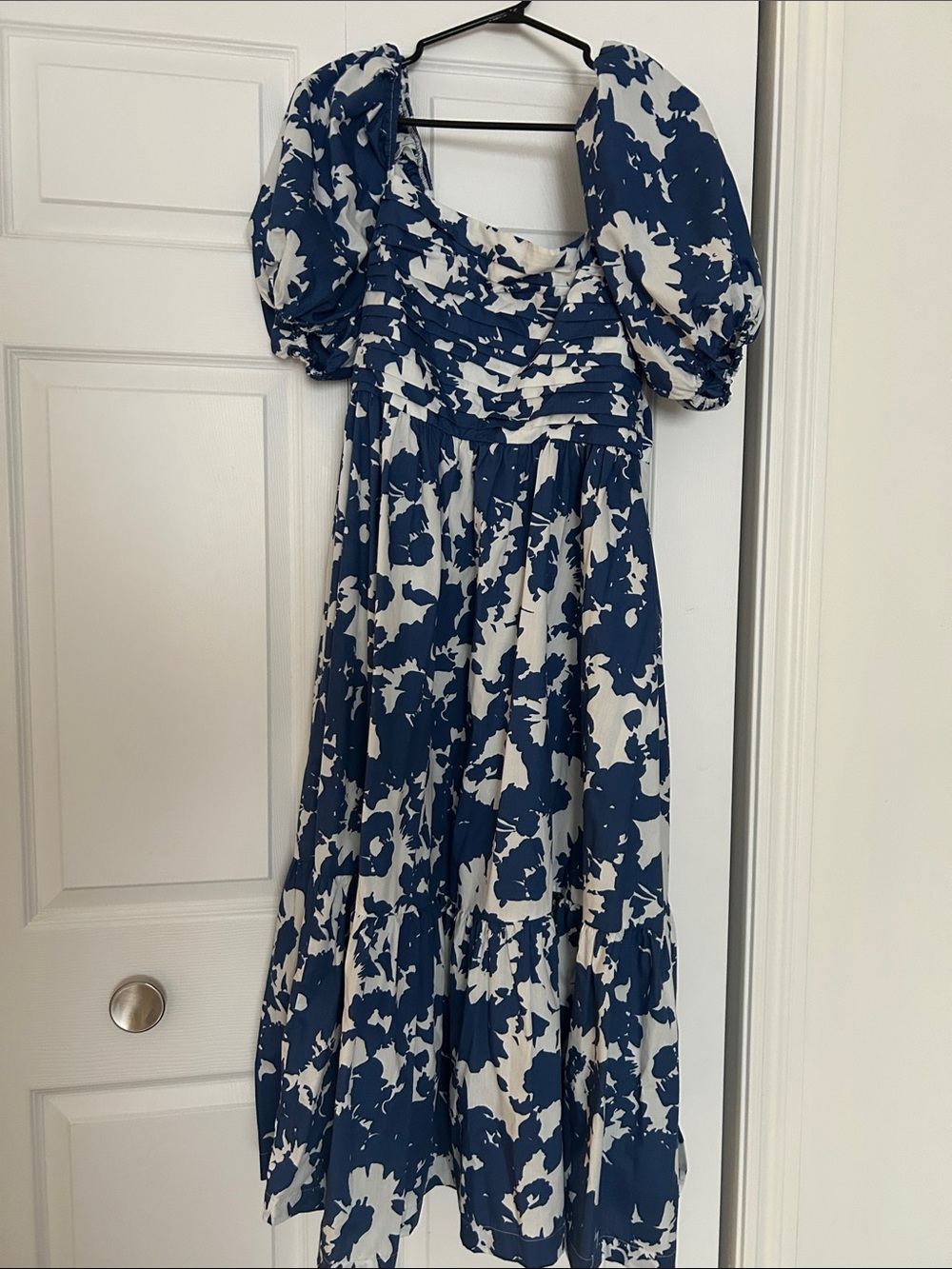Abercrombie & Fitch Navy and White Floral Puff-Sleeve Midi Dress